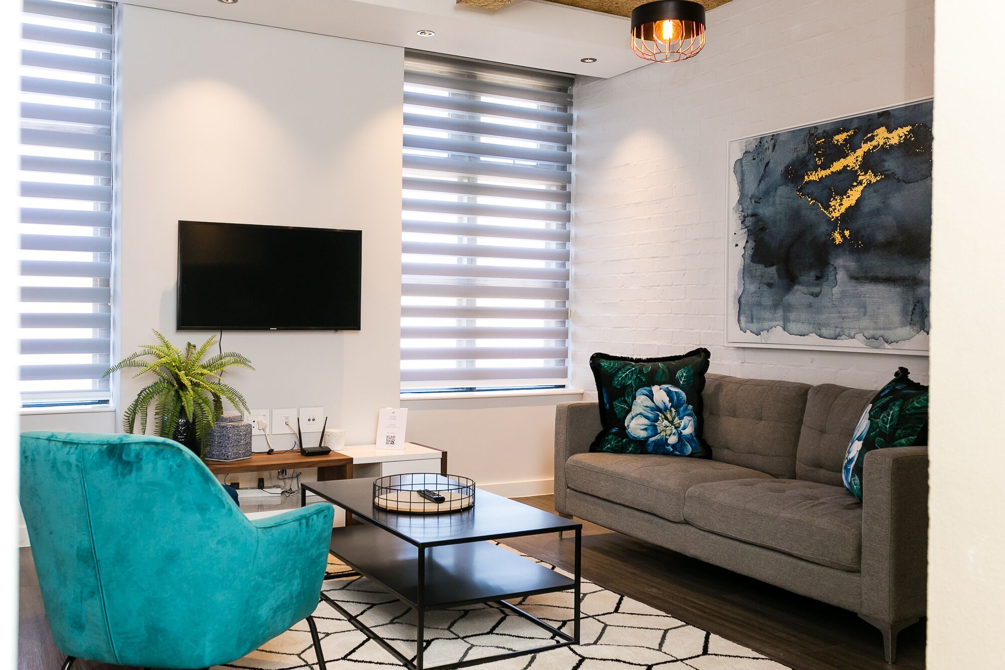 Căn hộ Deluxe | Phòng khách | TV, Netflix, dịch vụ stream 