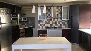 Standard Studio, 1 Bedroom | Private kitchen - 17 On Upper Bloem (Cape Town)