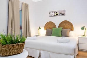 3 bedrooms, iron/ironing board, free WiFi, bed sheets - Stay U-nique Apartment Provença (Barcelona)