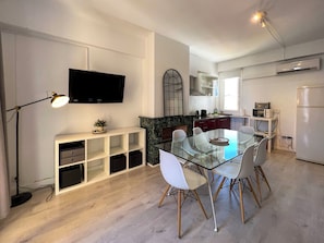 TV - Stay U-nique Apartment Sèneca (Barcelona)