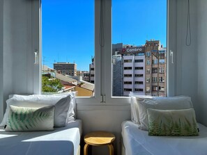 3 bedrooms, iron/ironing board, free WiFi, bed sheets - Stay U-nique Apartment Sèneca (Barcelona)