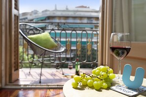 Apartment (2 Bedrooms) | Balcony