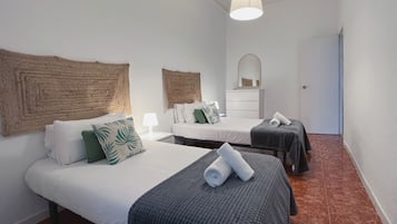 Apartment (4 Bedrooms) | 4 bedrooms, iron/ironing board, free cribs/infant beds, free WiFi