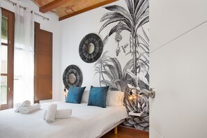Apartemen (3 Bedrooms) | 3 kamar tidur, setrika/meja setrika, Wi-Fi gratis, dan seprai linen