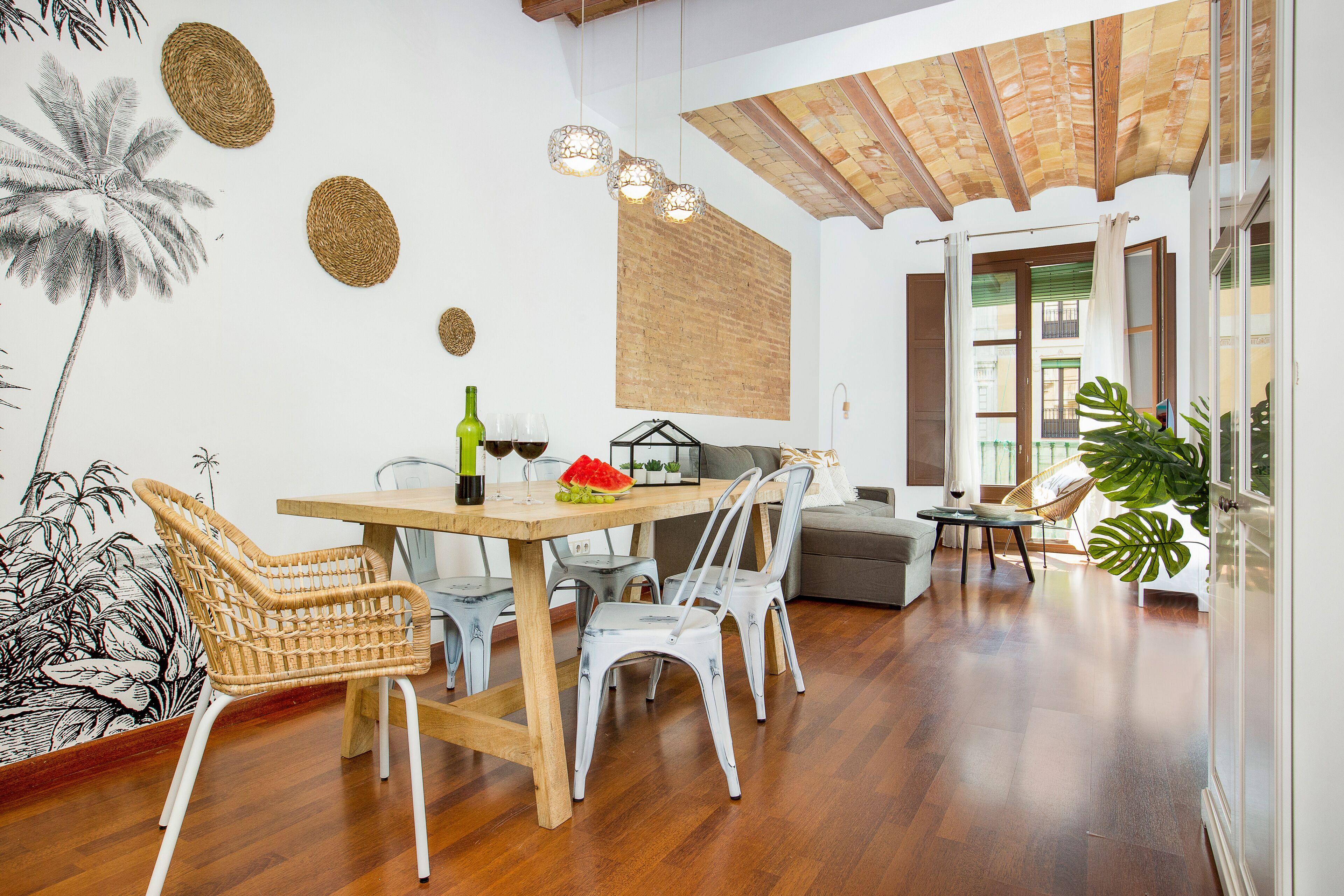 Apartment (3 Bedrooms) | Living area | TV