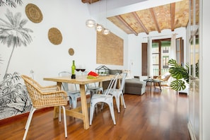 Apartamento (3 Bedrooms) | Área de estar | TV