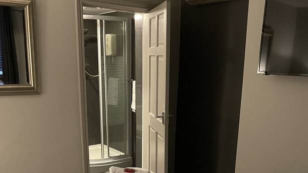 Comfort Double or Twin Room | Iron/ironing board, individually decorated, bed sheets - The Old Reindeer (Newark)
