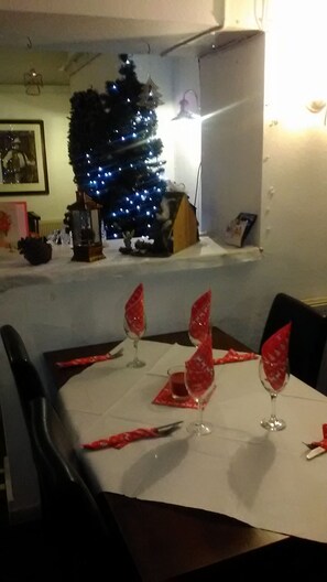 Cafe - The village inn (Bideford)
