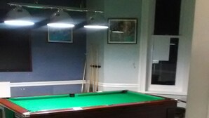 Unclassified image, 3 of 11, button - The village inn (Bideford)