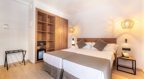 Frigobar, cofres nos quartos, individualmente decorados