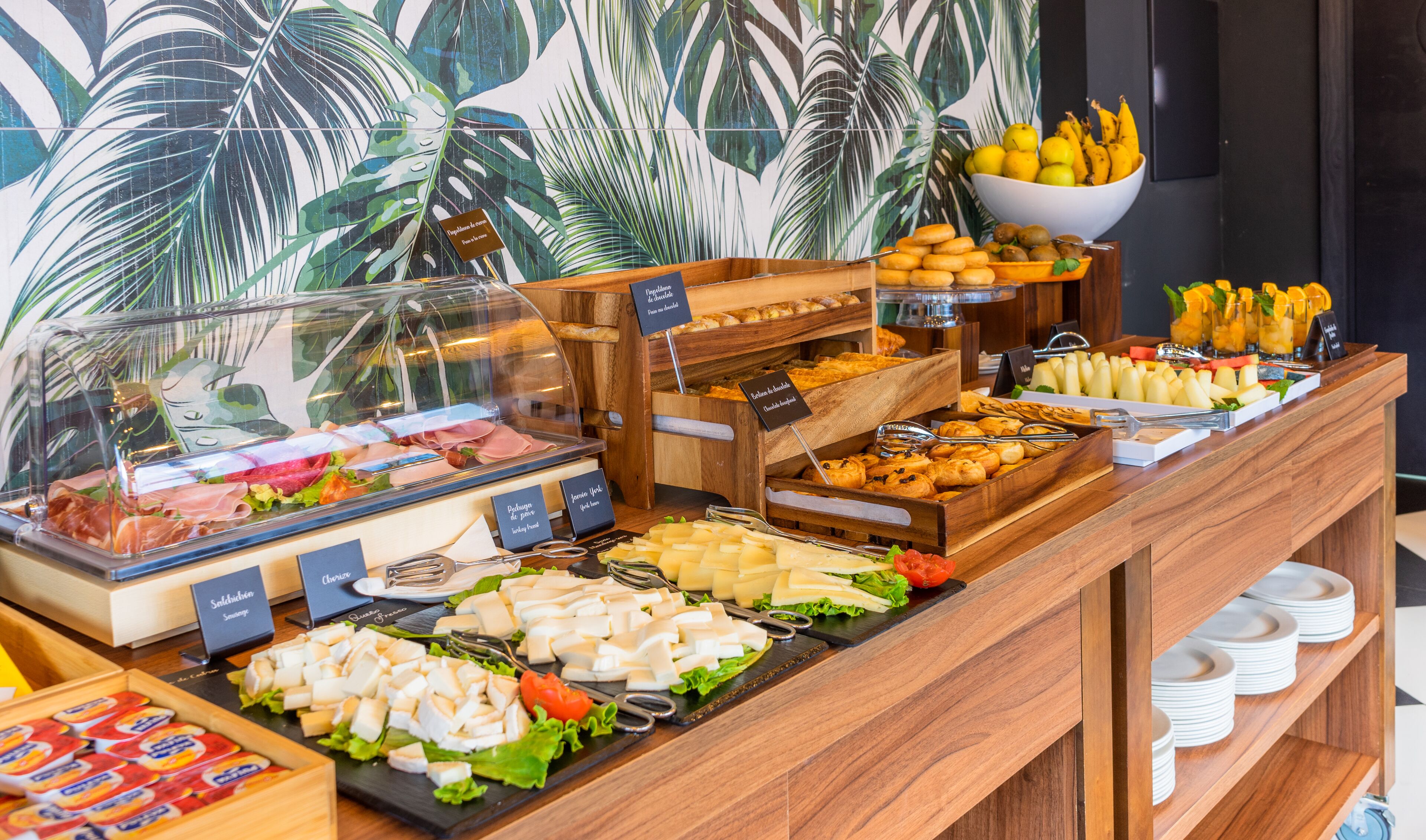 daily buffet breakfast (eur 14 per person)