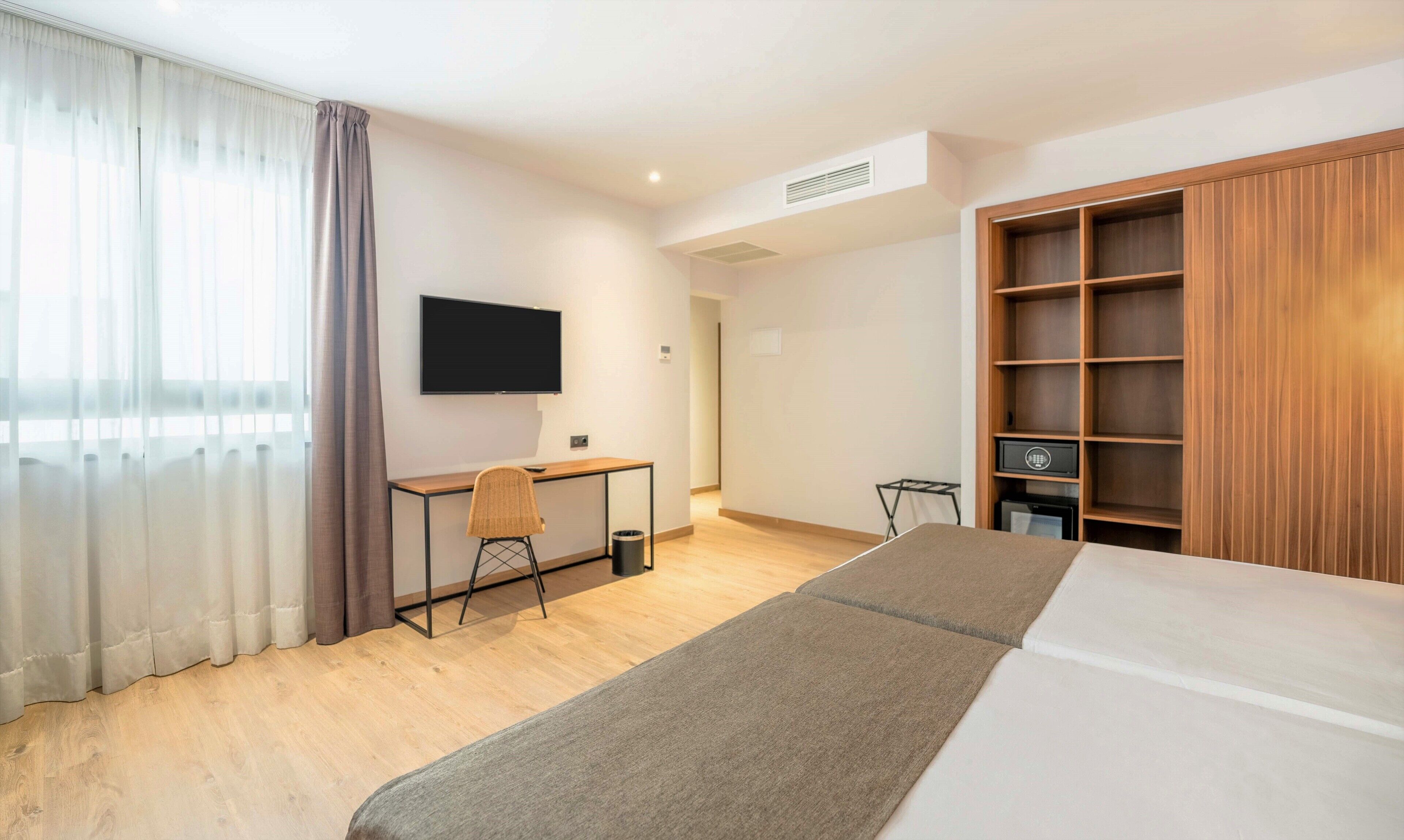 1 bedroom, minibar, in-room safe, individually decorated