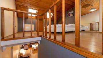 Duplex | Roupas de cama premium, cofres nos quartos, escrivaninha