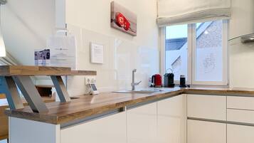 Kühlschrank, Ofen, Herdplatte, Geschirrspüler