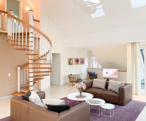 Captain’s Home. Exclusive loft apartment, offers 144 square meters, with a fireplace.