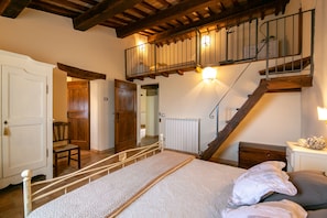 9 Schlafzimmer, Bügeleisen/Bügelbrett, WLAN, Bettwäsche