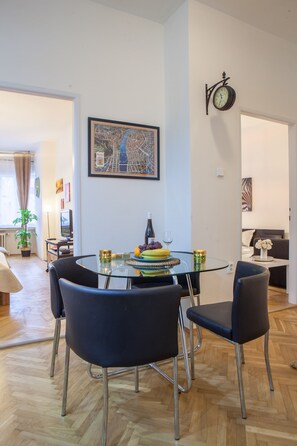 Dining - Beauty Apart Right In The Center (Prague)