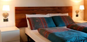Quarto casal design (Larice) | Roupas de cama premium, edredons de pluma, individualmente mobiliados