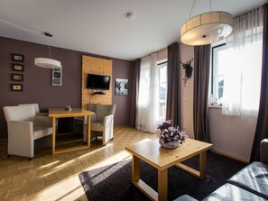 Apartment | Living area | TV - Cozy Apartment near Ski Area in Turracherhohe (Stadl-Predlitz)