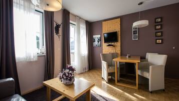Apartment | Living area | TV