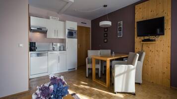 Apartment | Private kitchen | Cookware/dishes/utensils
