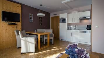 Apartment | Private kitchen | Cookware/dishes/utensils