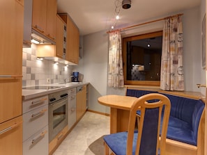 Fridge, microwave, oven, stovetop - Beautiful Apartment in Sankt Anton am Arlberg With Sauna (Sankt Anton am Arlberg)