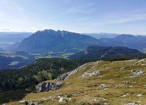 A mountainous landscape with a clear view of distant peaks and a valley below. - Schladming Spacious Base With Sauna (Schladming)