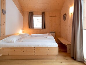 Chalet | 5 slaapkamers, individueel gemeubileerd, beddengoed