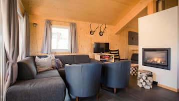 Chalet | Living area | TV