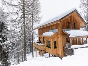 Exterior - Peaceful Chalet in Turracherhöhe with Indoor Hot Tub (Stadl-Predlitz)