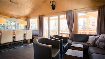 Chalet | Living area