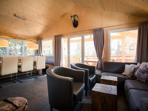 Living area - Peaceful Chalet in Turracherhöhe with Indoor Hot Tub (Stadl-Predlitz)