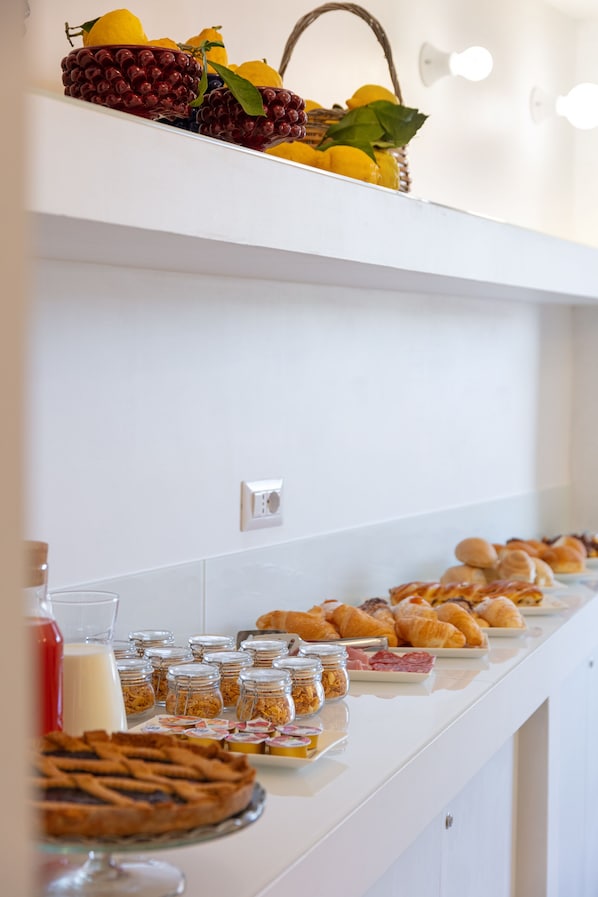 Petit déjeuner composé de spécialités régionales compris tous les jours