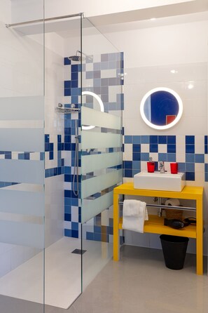 Room, Balcony, Mountain View (Room 01) | Bathroom | Shower, rainfall showerhead, hair dryer, bathrobes - Nesea (Piano di Sorrento)