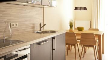 Kühlschrank, Ofen, Herdplatte, Geschirrspüler