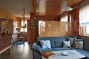 Ferienhaus, 3 Schlafzimmer, Balkon (Anneliese) | Wohnzimmer