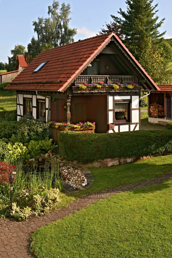 Cottage, 3 Bedrooms, Balcony (Anneliese) | Iron/ironing board, free WiFi, bed sheets - Paltian Ferienhäuser (Motten)