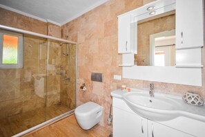 別墅 (5 Bedrooms) | 浴室 | 淋浴設備、提供毛巾