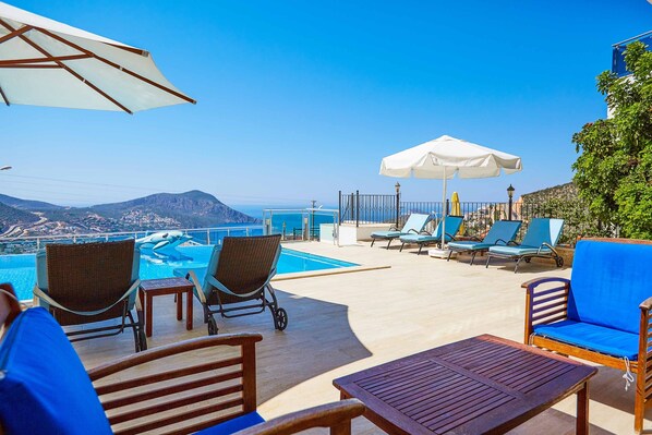 Sun deck
