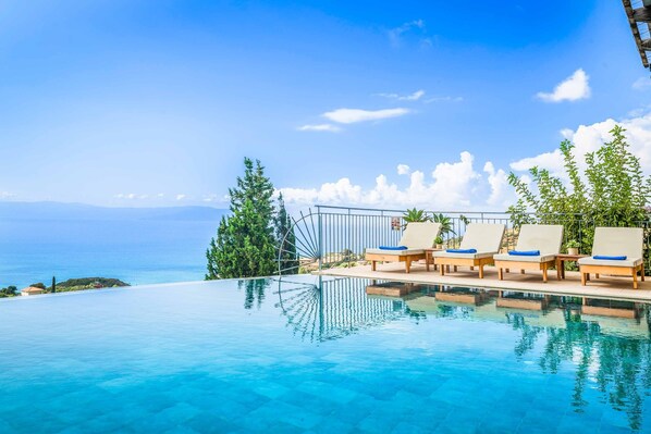 Outdoor pool - Villa Stafida (Kefalonia)