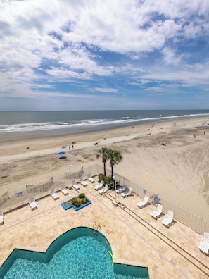 On the beach - Stay @ A View to Remember on Folly Beach (Folly Beach)