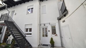 Exterior - Petit Main Square Apartment (Zagreb)