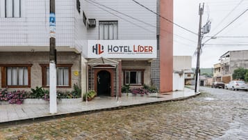 Fachada da propriedade