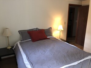 2 makuuhuonetta, silitysrauta/-lauta, Wi-Fi, vuodevaatteet