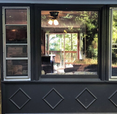 Winter mtn views 2 min. to center, fireplace: Monthly rentals welcome!