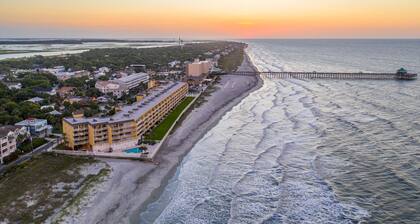 Open Ocean Views - 2 Pools - High-End style, Easy walk to town, Elevator