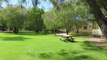 Bay Villa | 2 bedrooms, iron/ironing board, free cots/infant beds, bed sheets