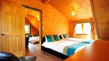 2 室のベッドルーム、デスク、WiFi (無料)、ベッドシーツ