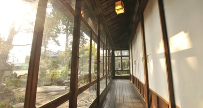 A 100yearold old private house Would you like t - Jin Cang Court / Marugame Kagawa